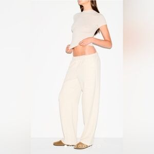 Skims Cotton Fleece Classic Straight Leg Pants Size Small NWT in Oatmeal Heather
